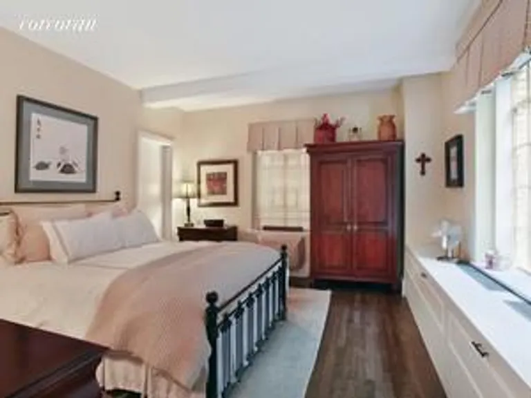 New York City Real Estate | View 40-50 East 10th Street, 1B | room 7 | View 8