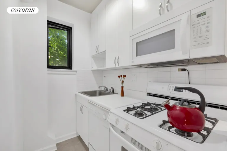 New York City Real Estate | View 100 Remsen Street, 1E | Other Listing Photo | View 4