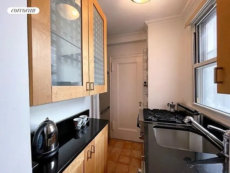 New York City Real Estate | View 333 East 43rd Street, 820 | Kitchen | View 4
