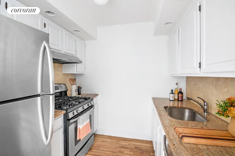 New York City Real Estate | View 299 6th Avenue, 4 | Kitchen | View 3