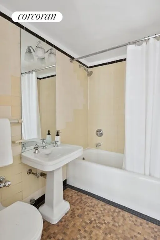 New York City Real Estate | View 470 West 24th Street, 18A | room 5 | View 6