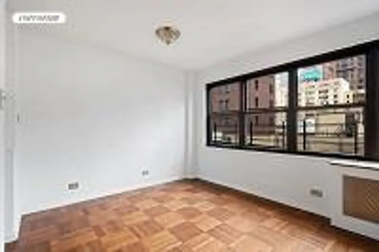 New York City Real Estate | View 347 East 53rd Street, 7D | room 4 | View 5