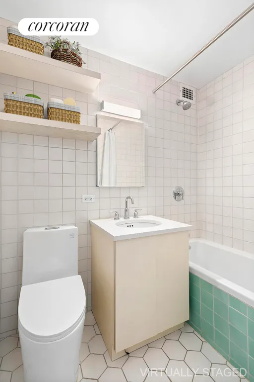 New York City Real Estate | View 180 Park Row, 6D | Full Bathroom | View 9