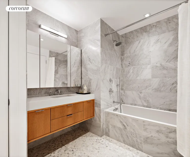 New York City Real Estate | View 78 Amity Street, 4D | Full Bathroom | View 10