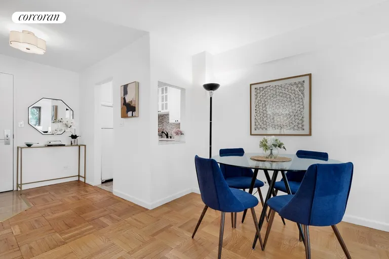 New York City Real Estate | View 420 East 64th Street, W3G | Dining Bay/ Foyer | View 3