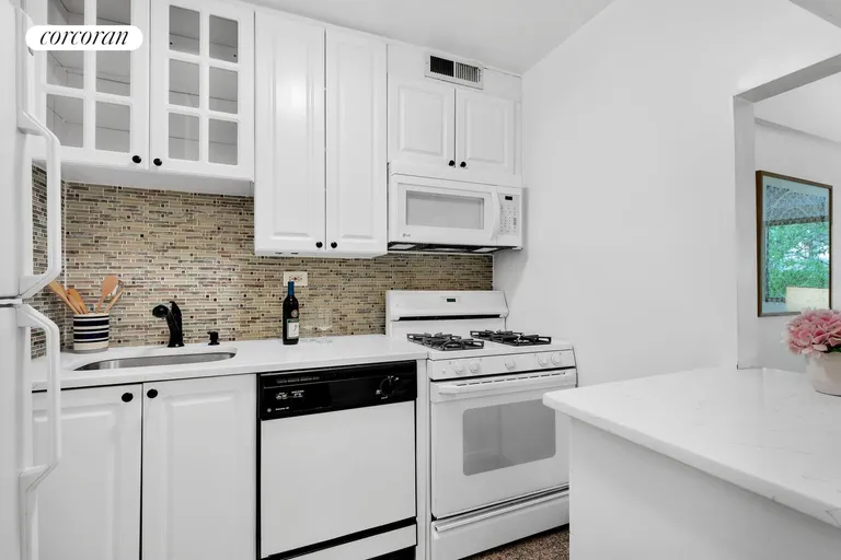 New York City Real Estate | View 420 East 64th Street, W3G | Kitchen | View 4