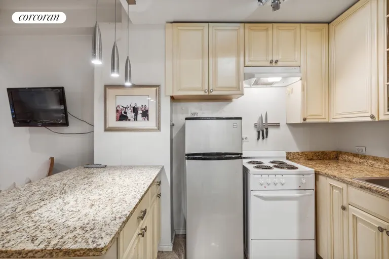 New York City Real Estate | View 230 Central Park West, 6H | Kitchen | View 2