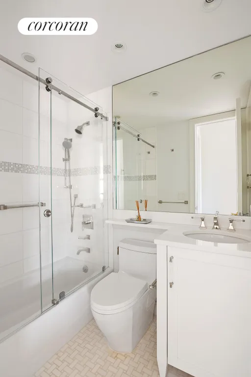 New York City Real Estate | View 100 United Nations Plaza, 35D | En suite bathroom | View 8