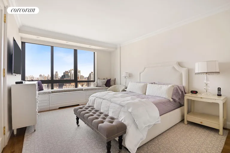 New York City Real Estate | View 100 United Nations Plaza, 35D | North-facing 2nd bedroom | View 11