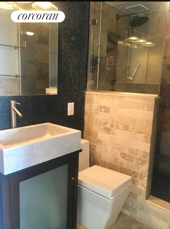 New York City Real Estate | View 250 South End Avenue, 14A | Bathroom | View 3
