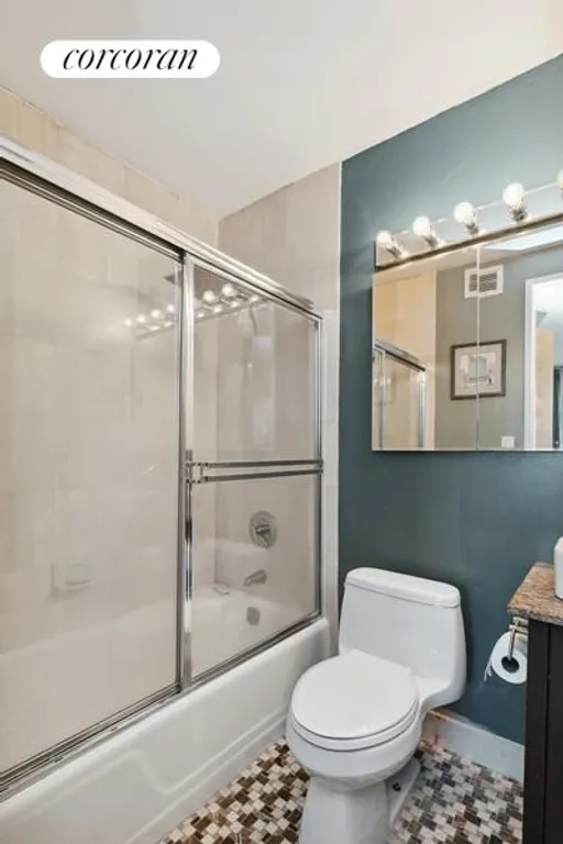 New York City Real Estate | View 250 South End Avenue, 8D | Primary Bathroom | View 11
