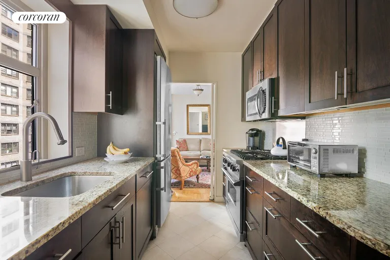 New York City Real Estate | View 200 East 57th Street, 6H | Kitchen | View 4