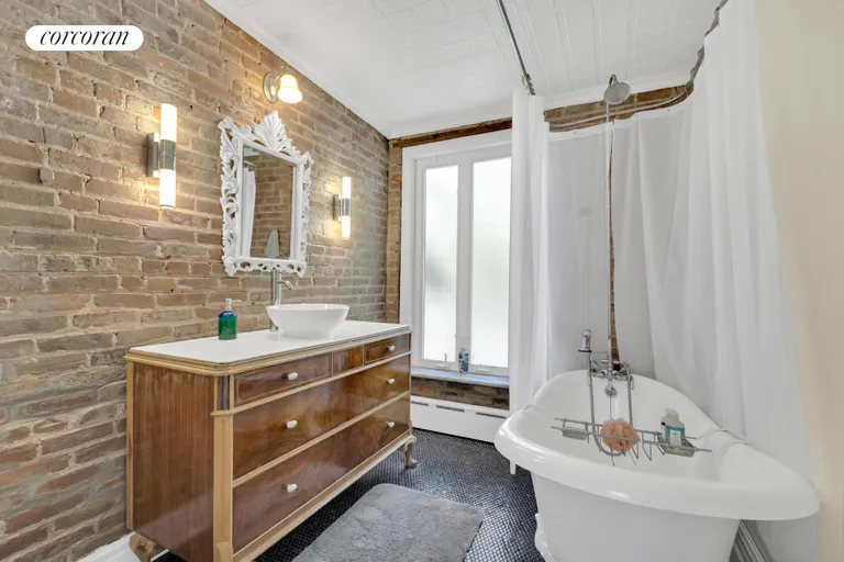 New York City Real Estate | View 284 Pacific Street, 5 | Full Bathroom | View 9