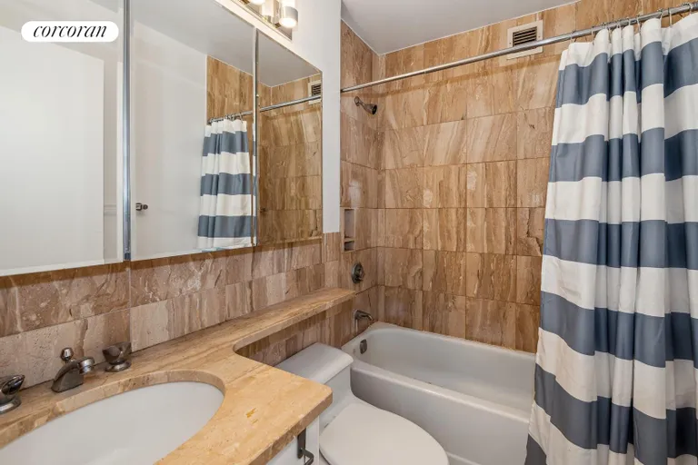 New York City Real Estate | View 415 East 37th Street, 19L | Full Bathroom | View 10