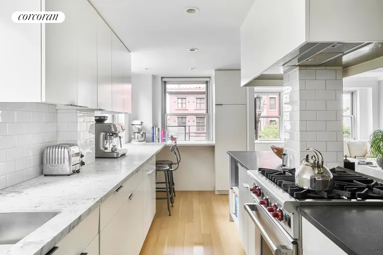 New York City Real Estate | View 11 Fifth Avenue, 5G | room 3 | View 4