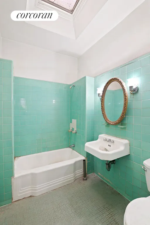 New York City Real Estate | View 128 Midwood Street | Full Bathroom | View 7
