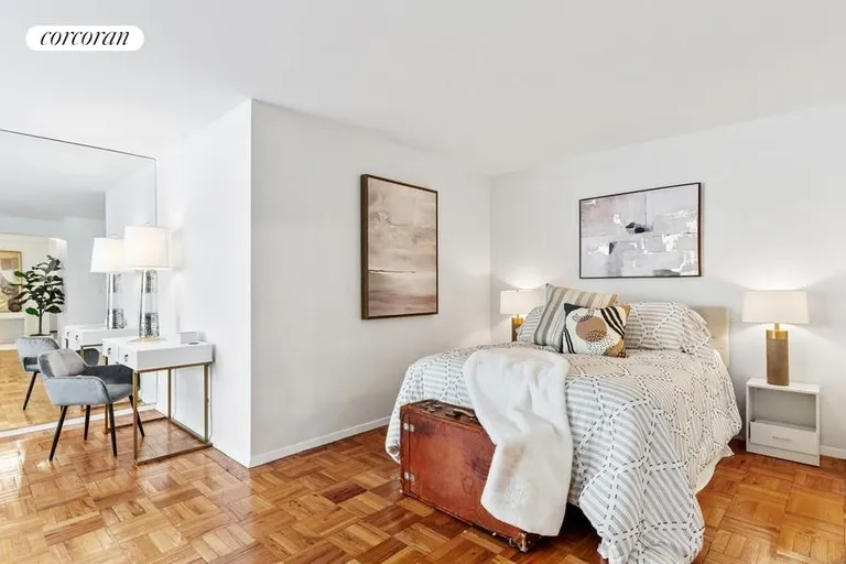 New York City Real Estate | View 20 East 9th Street, 4G | room 3 | View 4