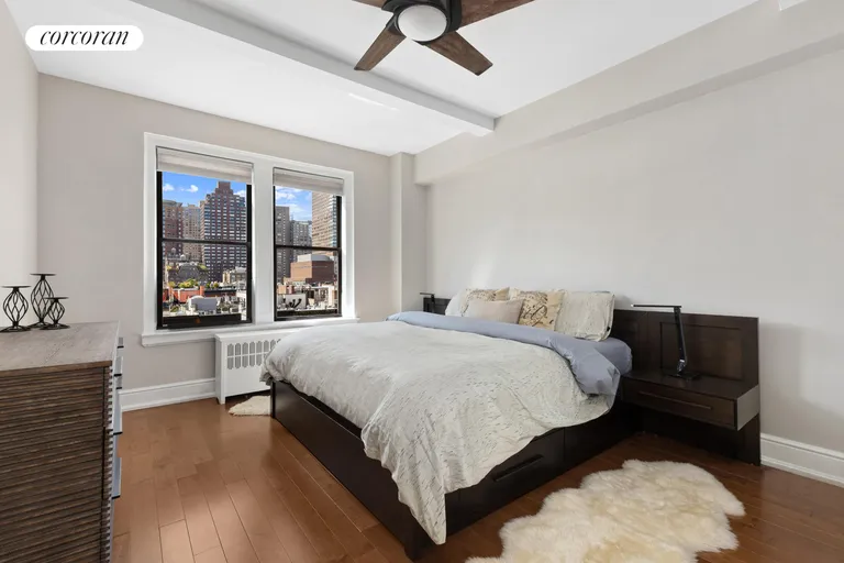 New York City Real Estate | View 40 West 72nd Street, 86 | room 2 | View 3