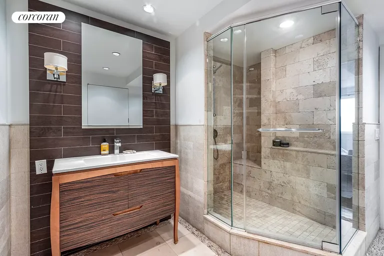 New York City Real Estate | View 225 East 86th Street, 605 | Full Bathroom | View 7