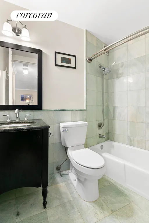 New York City Real Estate | View 5 East 22nd Street, 26H | Full Bathroom | View 7