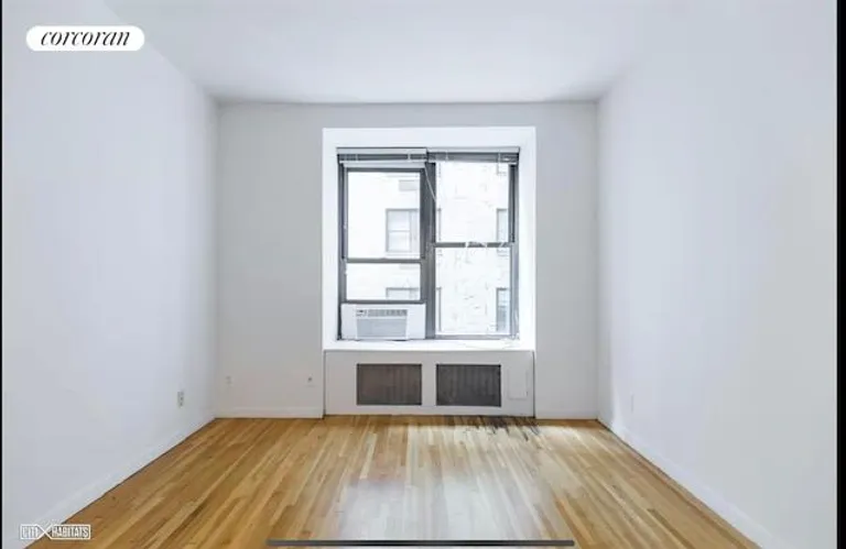 New York City Real Estate | View 117 West 58th Street, 5B | room 1 | View 2
