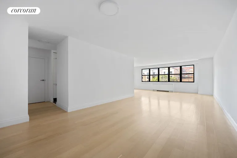 New York City Real Estate | View 201 East 28th Street, 9G | room 1 | View 2