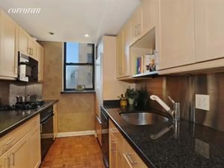 New York City Real Estate | View 255 West 85th Street, 12CD | room 3 | View 4