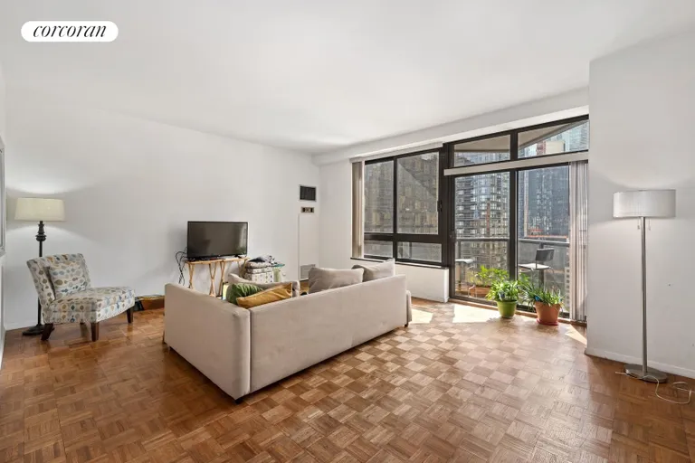 New York City Real Estate | View 100 United Nations Plaza, 20D | 1 Bed, 1 Bath | View 1