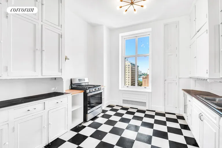 New York City Real Estate | View 390 West End Avenue, 8E | room 5 | View 6