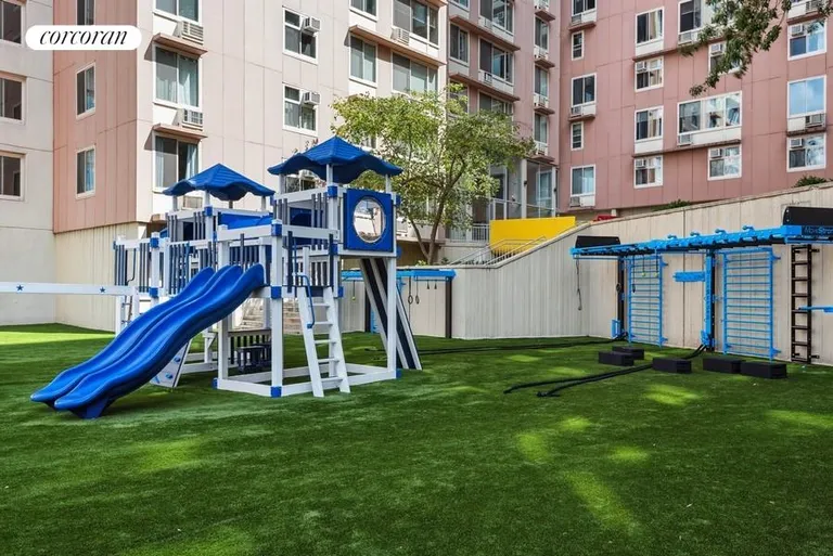 New York City Real Estate | View 555 Main Street, 1111 | Playground & Outdoor Gym | View 9