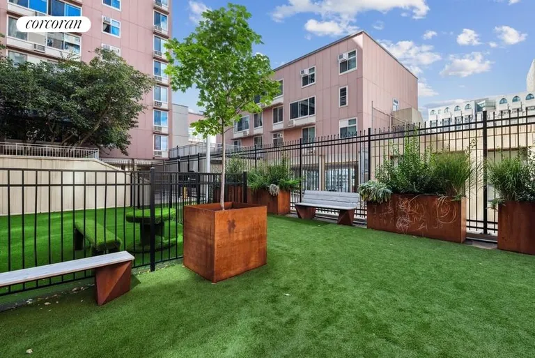 New York City Real Estate | View 555 Main Street, 1111 | Dog Run and Courtyard | View 10