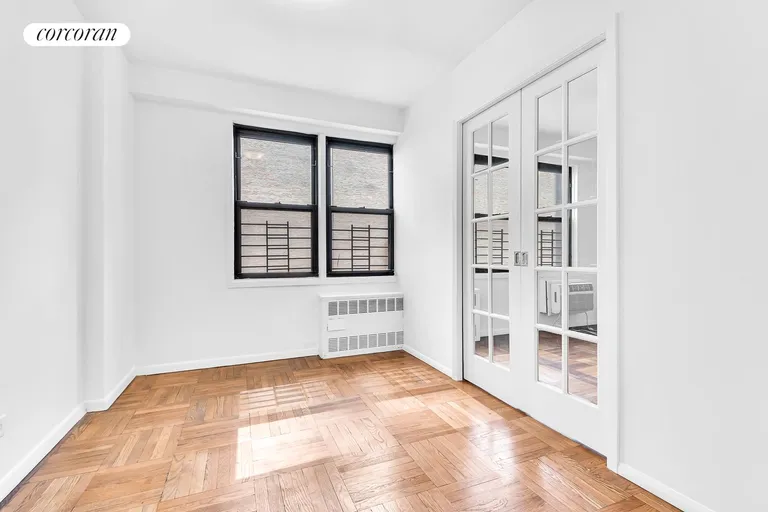 New York City Real Estate | View 220 East 54th Street, 6J | room 4 | View 5