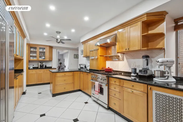 New York City Real Estate | View 1215 Fifth Avenue, 5B | Eat-in Kitchen | View 6