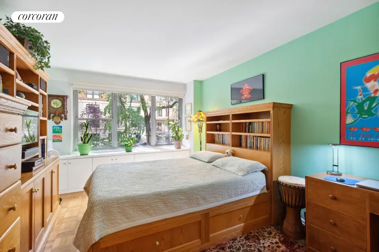 New York City Real Estate | View 15 West 72Nd Street, 2R | Bedroom | View 4