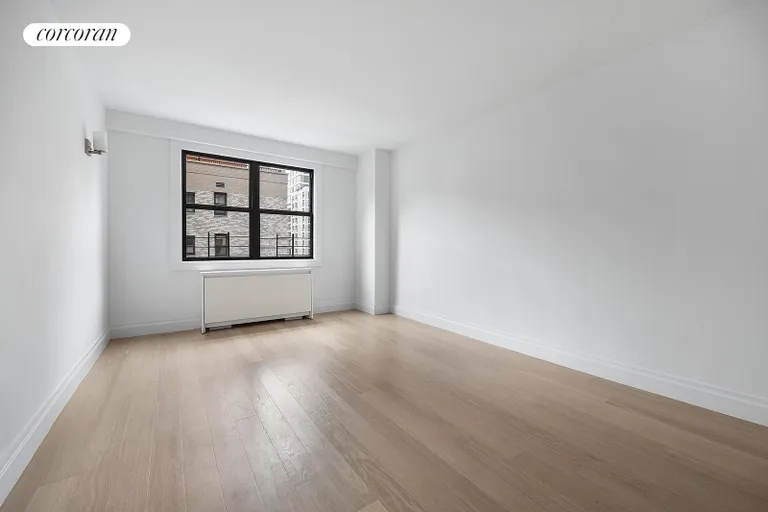 New York City Real Estate | View 201 East 28th Street, 6J | room 5 | View 6
