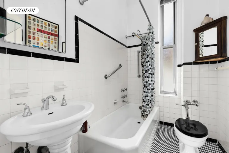New York City Real Estate | View 180 West 58th Street, 7B | Full Bathroom | View 4
