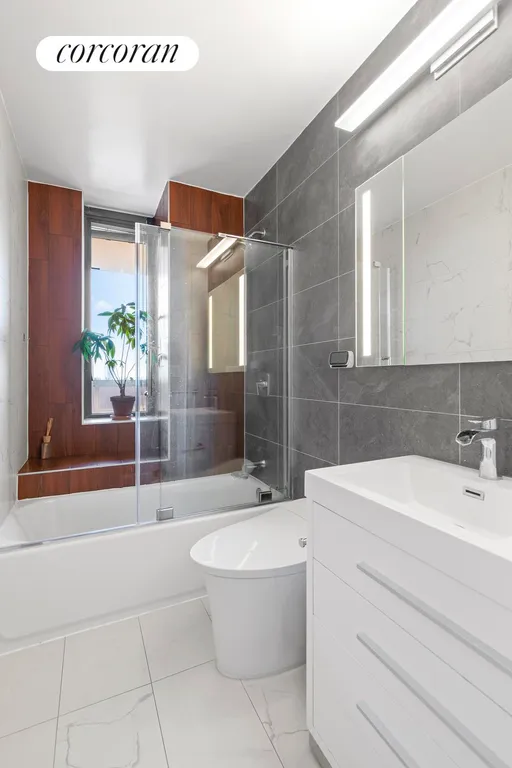 New York City Real Estate | View 311 East 38th Street, 18B | Full Bathroom | View 2