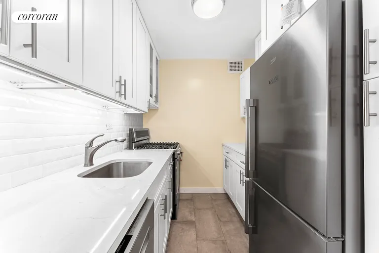 New York City Real Estate | View 170 West End Avenue, 8M | Renovated Gourmet Kitchen | View 5