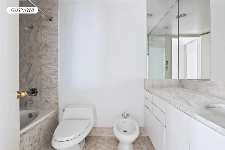 New York City Real Estate | View 100 United Nations Plaza, 9EF | En suite primary bathroom | View 6