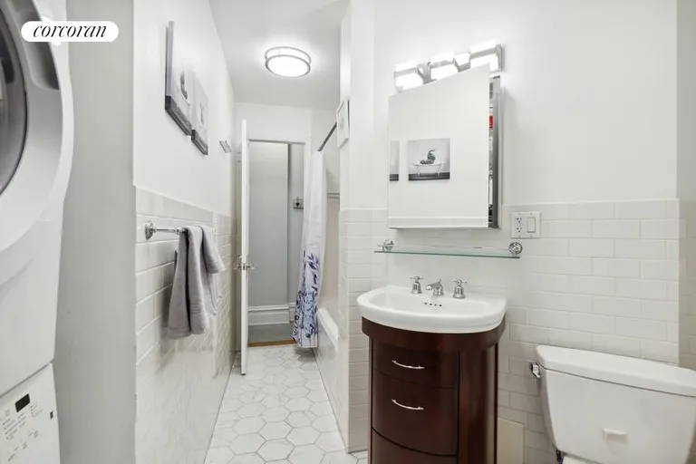 New York City Real Estate | View 170 West 89th Street, 2D | Full Bathroom | View 6