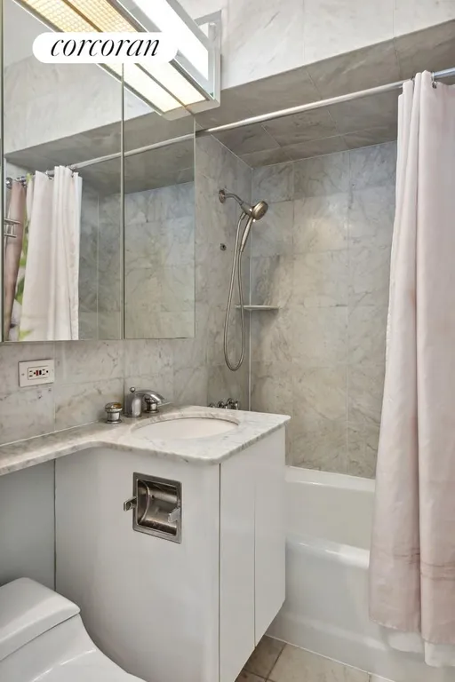 New York City Real Estate | View 333 West 57th Street, 8B | Full Bathroom | View 5