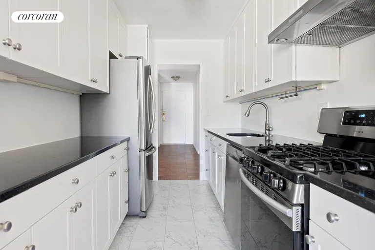 New York City Real Estate | View 305 East 24th Street, 17C | room 3 | View 4