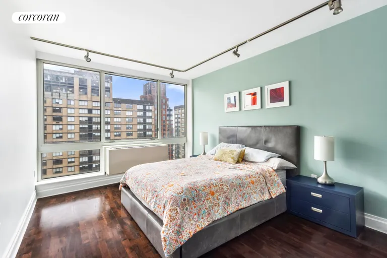 New York City Real Estate | View 217 East 96th Street, 32C | room 2 | View 3