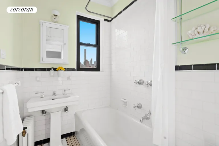 New York City Real Estate | View 240 East 79th Street, 16C | room 5 | View 6
