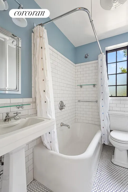 New York City Real Estate | View 116 PINEHURST AVENUE, B33/34 | Full Bathroom | View 8
