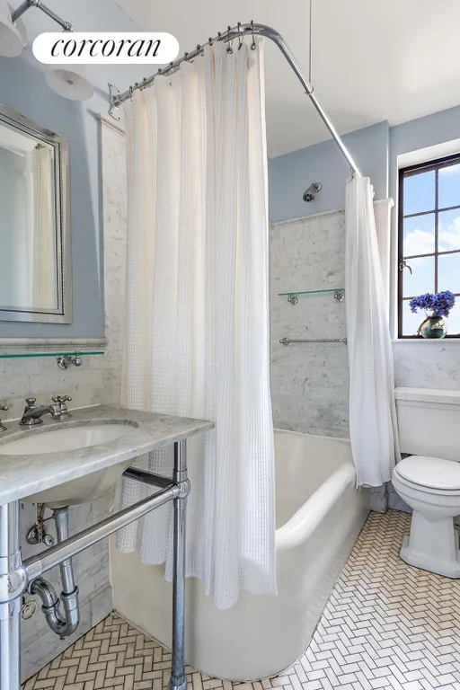 New York City Real Estate | View 116 PINEHURST AVENUE, B33/34 | Full, renovated bathroom | View 12