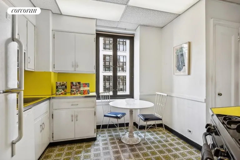 New York City Real Estate | View 180 East 79th Street, 7B | room 3 | View 4