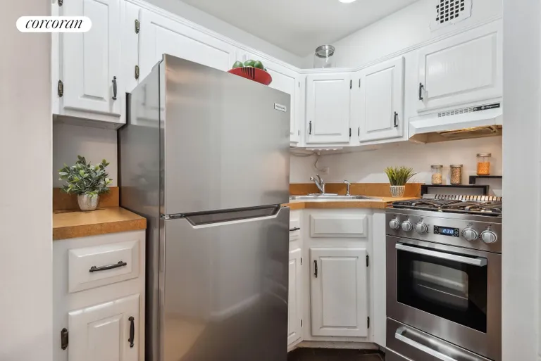 New York City Real Estate | View 171 West 73rd Street, 7 | Kitchen | View 5