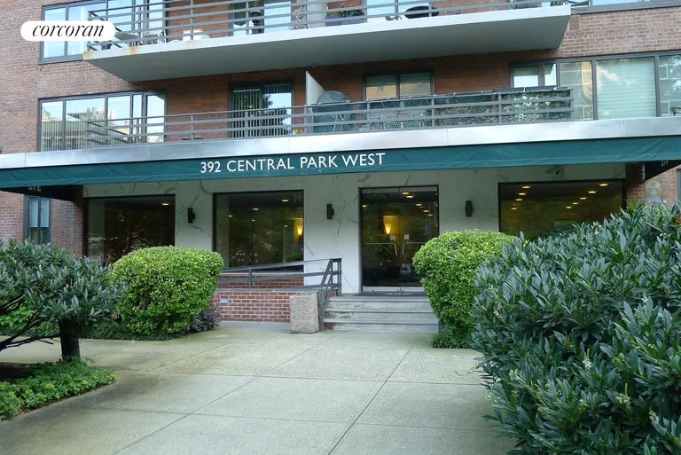 New York City Real Estate | View 392 Central Park West, 17G | Street-side entry | View 6