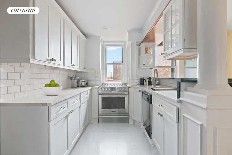 New York City Real Estate | View 439 East 51st Street, 8C | room 3 | View 4